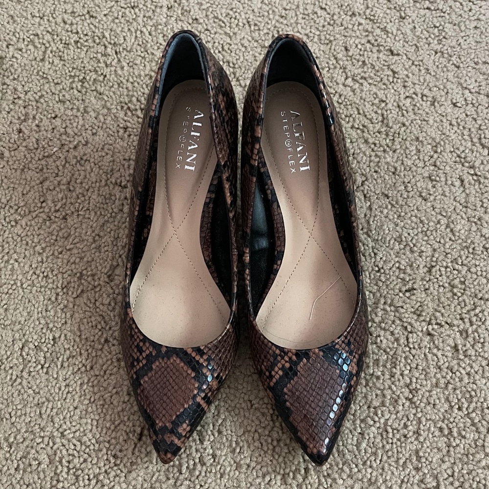 Alfani "Step n Flex" Jeules pump